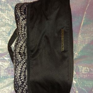 🥀🥀2 for $10 Victorias Secret travel lingerie bag